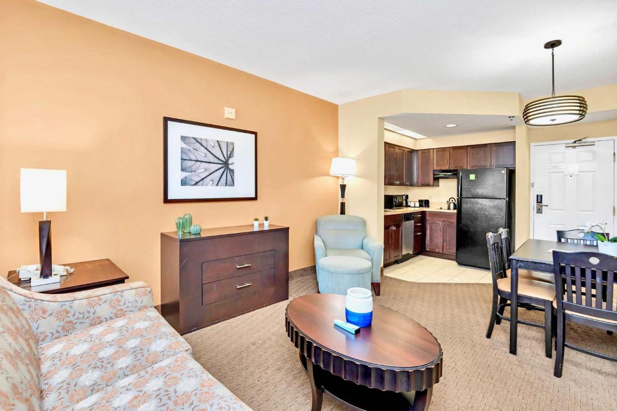 Apartment Near Universal Unit - Hot Tub & Pool *